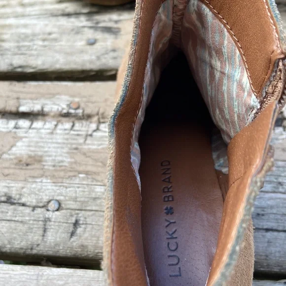 Lucky Brand Tan Suede Ankle Boots Size 6.5 Side Zip Western Boho - Picture 7 of 14